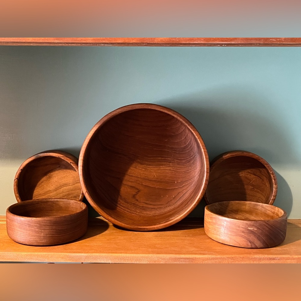 Elegant Brown Vintage Benjamin & Medwin Thailand Wooden Bowl Set -5 Pieces